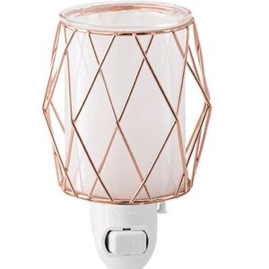 Scentsy “Wire You Blushing” Mini Wall Plug In Wax Warmer New In Box Rose Gold